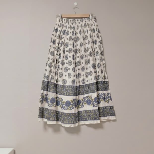 블루 가든 보더라인 롱 스커트