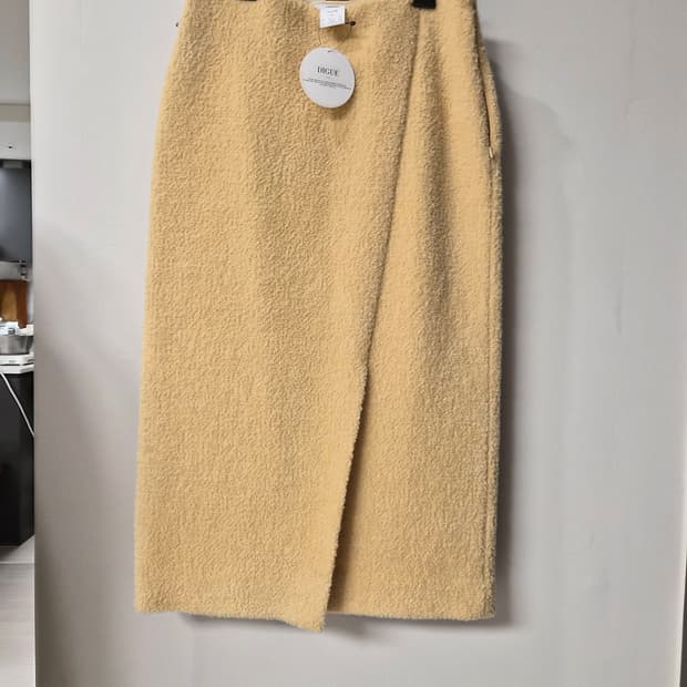 [새상품/M] DIGUE 울 혼방 뽀글이 롱 스커트 (크림 옐로우)