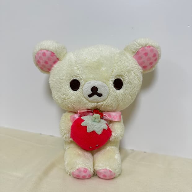 산엑스 딸기 들고 있는 코리락쿠마 딸기 파티 이치고