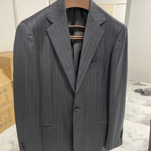 안드레아서울/링자켈 까노니꼬 차콜그레이 스트라이프 수트 / 48(100)