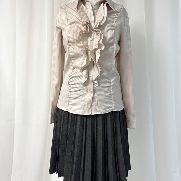 바닐라 베이지 프릴 긱시크 슬림 셔츠