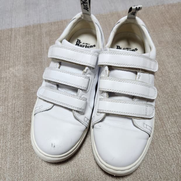 닥터마틴 단테 스트랩 화이트