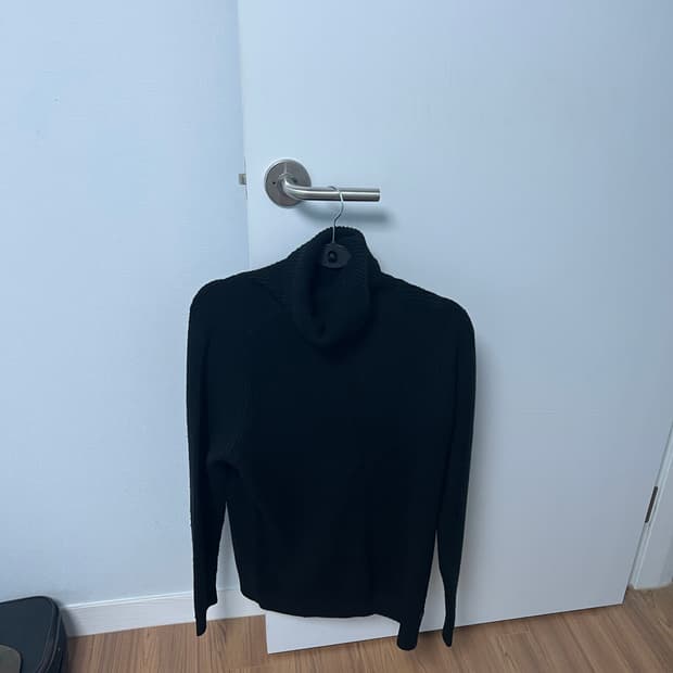 블랙 폴라 니트