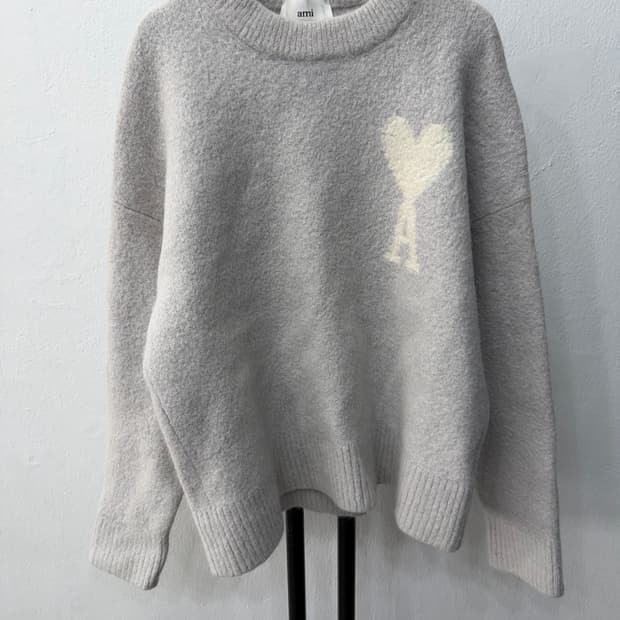 매장판정품) AMI 아미 24ss 하트 로고 여성니트 L
