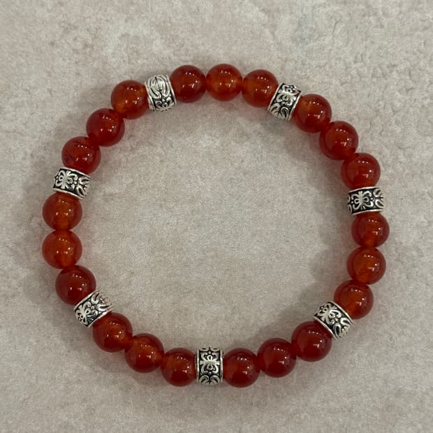 적색 비즈 실버 포인트 팔찌