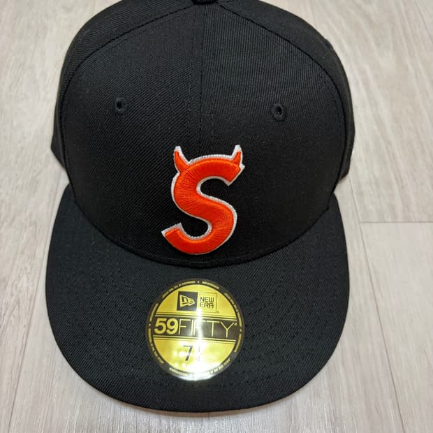 슈프림 devils logo 피티드 캡 모자 새상품
