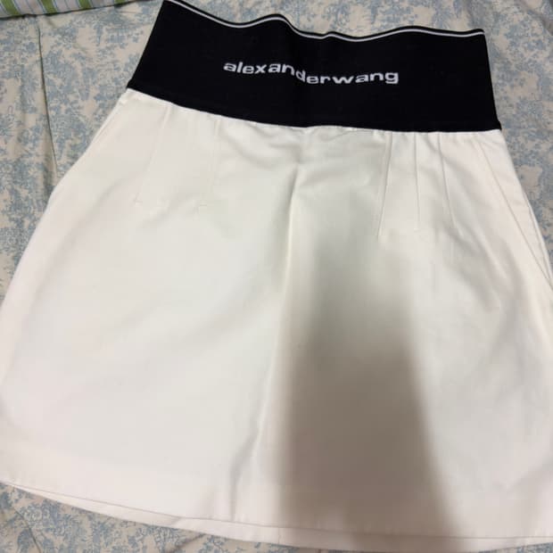 알렉산더왕 화이트 로고 스커트 사이즈 4