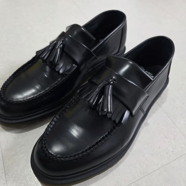 닥터마틴 아드리안 블랙 300