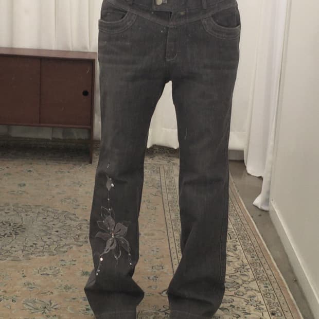 그레이 부츠컷 데님 팬츠