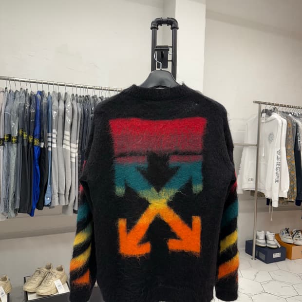 [S] 오프화이트 브러쉬 모헤어 니트