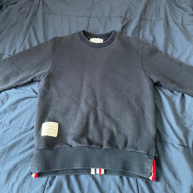 톰브라운 백삼선 맨투맨 네이비