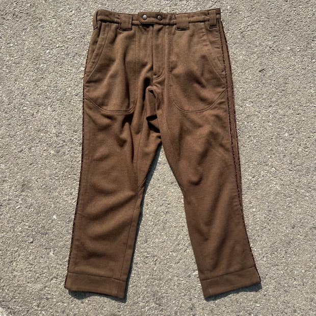 화이트 마운티니어링 샘플 크롭 팬츠