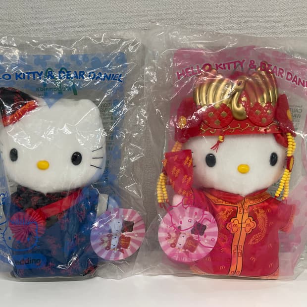 맥도날드 x 헬로키티 산리오 차이니즈 웨딩 인형 세트