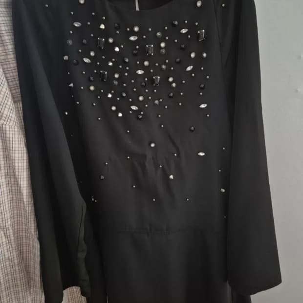 블랙 스터드 원피스