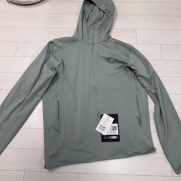 아크테릭스 카이어나이트 라이트웨이트 L 사이즈  상태 8.6/10  찢김