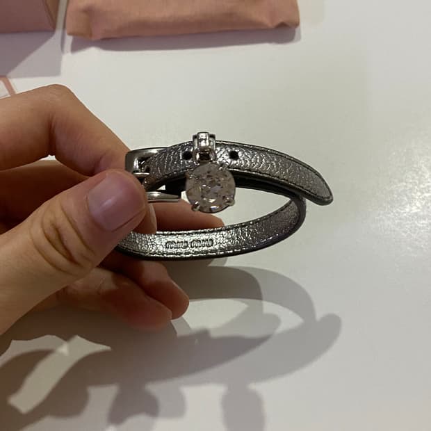 미우미우(miumiu) 실버 스톤참 팔찌/브레이슬릿