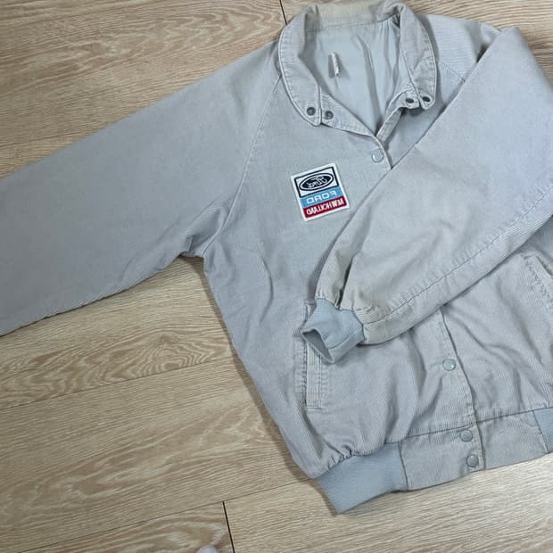 포드 아메카지 상의