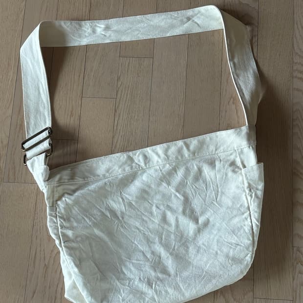 프릭스스토어 크로스백