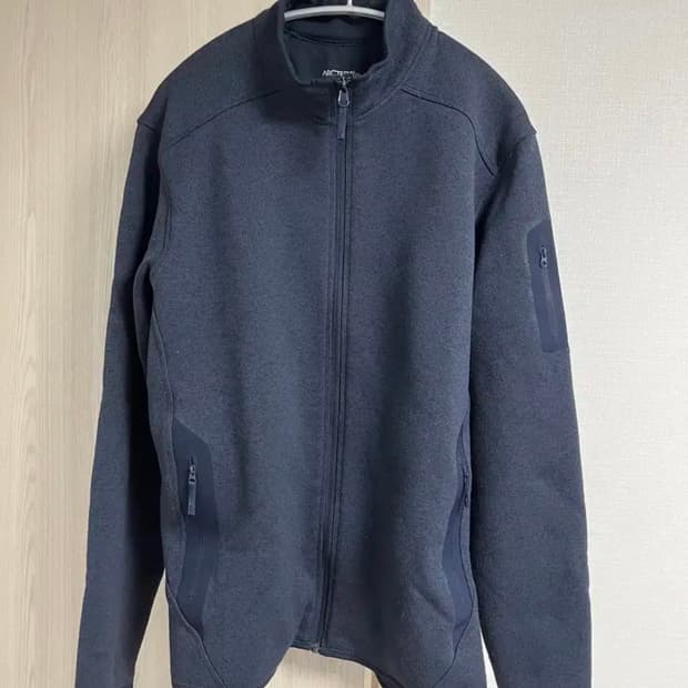 아크테릭스 커버트 플리스 자켓 블랙사파이어 헤더