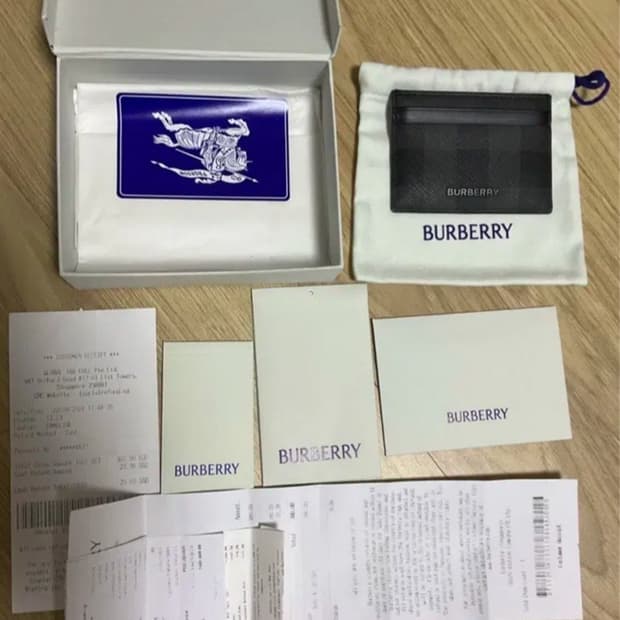 새상품급 버버리 체크 가죽 카드지갑 차콜 그레이 풀박스