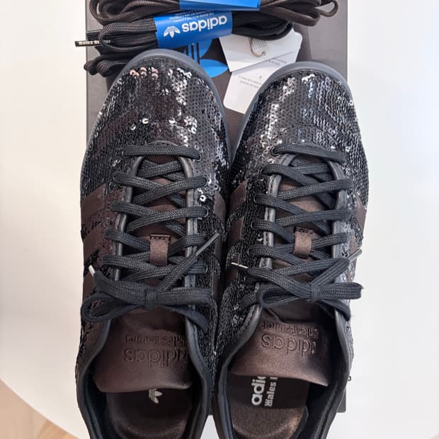 아디다스 웨일즈보너 카린타 시퀸 265사이즈