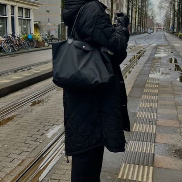 (새상품 정품)롱샴 르 플리아쥬 숄더 올블랙L