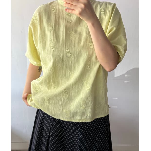 일본빈티지) 레몬색 자수 블라우스