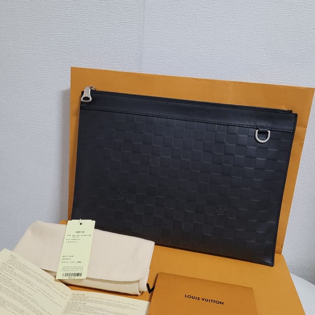 루이비통 포쉐트 다미에 인피니 디스커버리 클러치