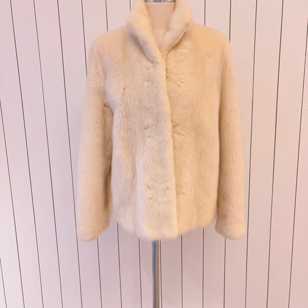 아이보리 밍크 퍼 자켓