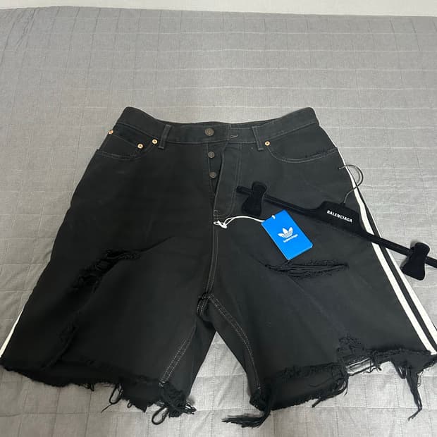 [S] 발렌시아가 아디다스 흑청 데님 쇼츠 팬츠