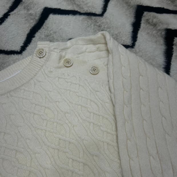 메이비베이비 디어리스트 라운트 크롭 꽈배기니트/아이보리