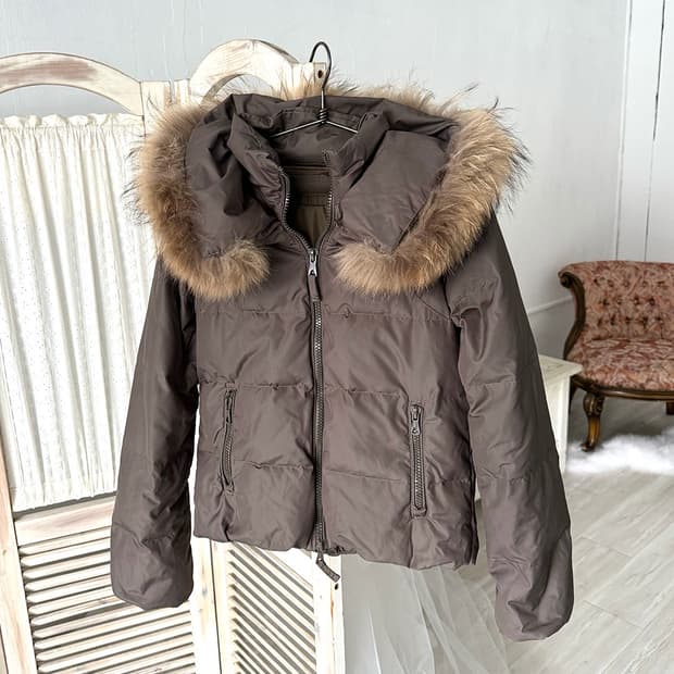 Archive G.O.A khaki brown duck down padd