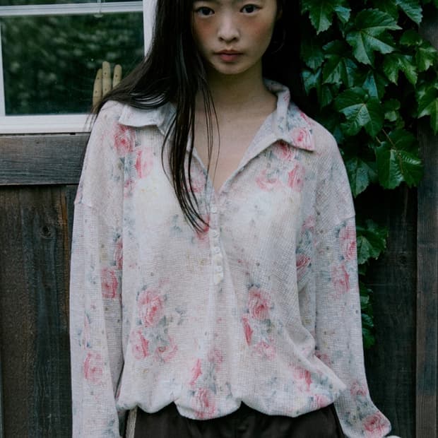 호쿠스포쿠스 플라워 헨리넥 루즈 티 아이보리