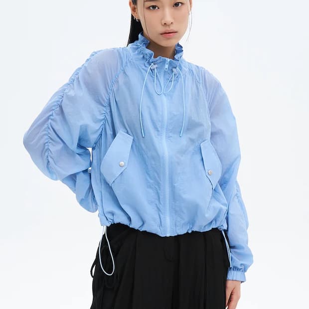에잇세컨즈 시스루 셔링 크롭 바람막이