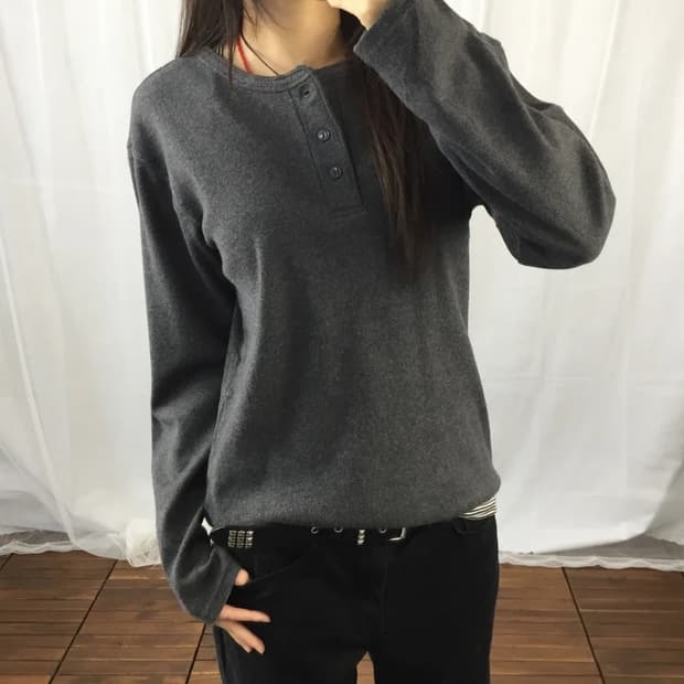 AVIREX U.S.A. Gray Henley Tee