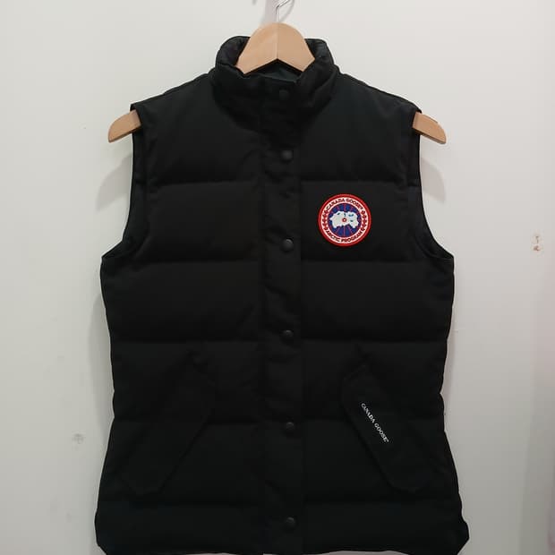 캐나다구스다운 패딩조끼 