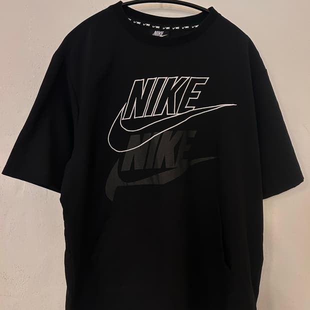 나이키 블랙 로고 반팔티 M