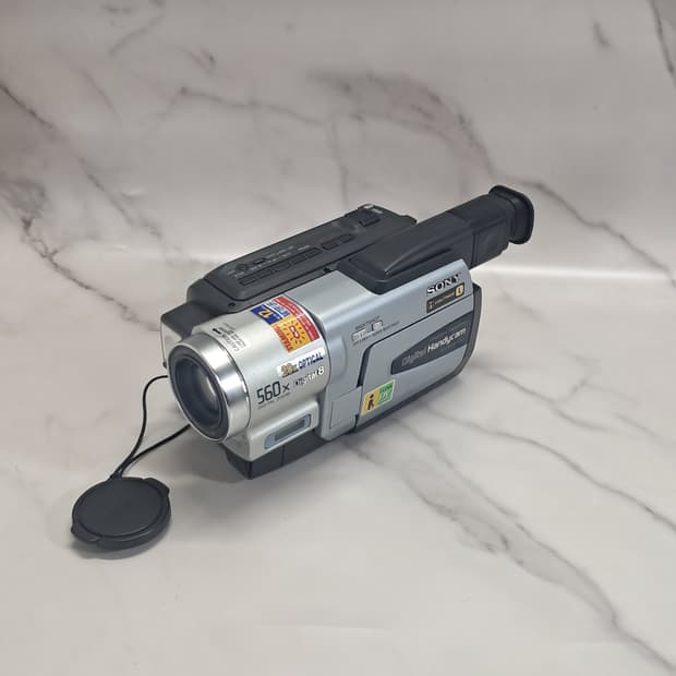 소니 8mm 디지털 핸디캠 DCR-TRV130 캠코더