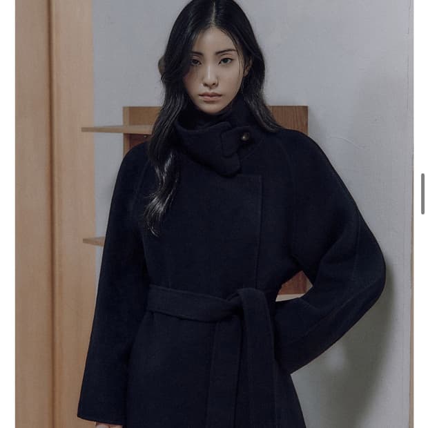 IVHL Light high-neck cashmere short coat