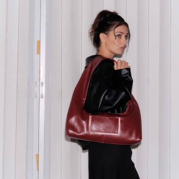 히에타 Tina / Cherry Red