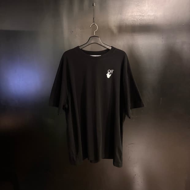 오프화이트 오버핏 반팔 티셔츠