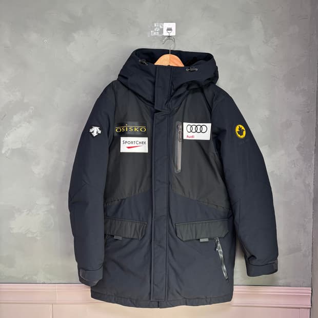 데상트 아우디 스키팀 덕다운 패딩