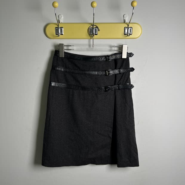 마이클 코어스 벨티드 랩 미디 스커트 