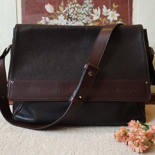 살바토레 페라가모 올레더 메신져백 크로스백