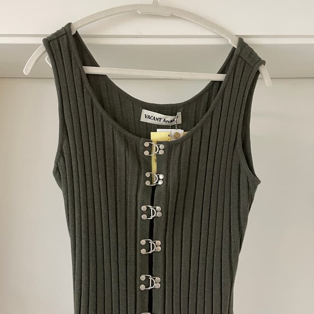 Vacant Archive 베이컨트아카이브 니트 베스트