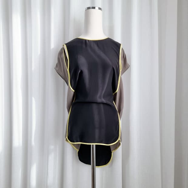 알렉산더왕 블라우스 실크100% (55-66/표기S) 상태좋아요