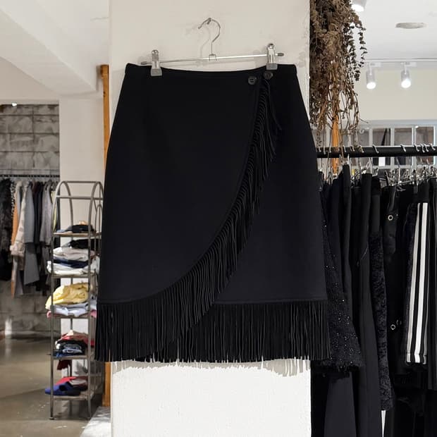 막스마라 블랙 울 스웨이드 프렌지 랩 미디 스커트 