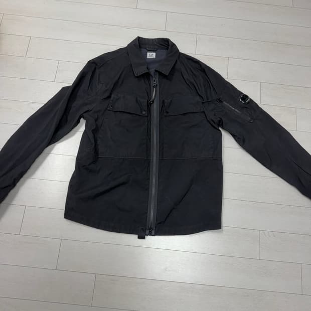 백화점판) cp컴퍼니 테일론 셔츠 100 사이즈  상태 9.2/10  사