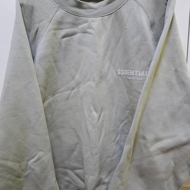 에센셜 크루넥 스웨트셔츠 씨폼 M