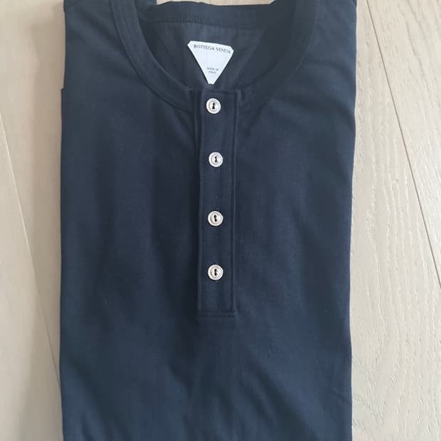 보테가베네타 헨리넥 긴팔 티셔츠 